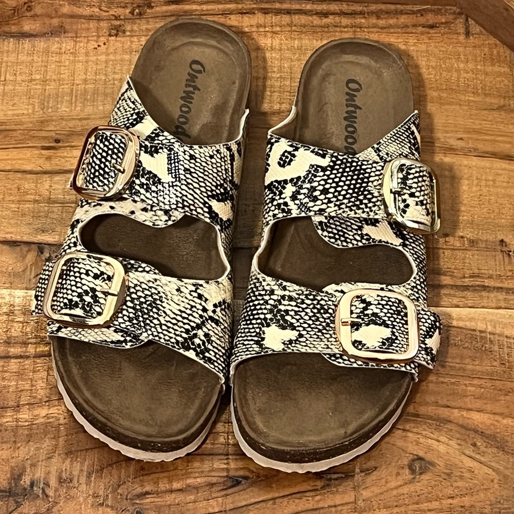 Outwoods Black and White Snake Print Sandals